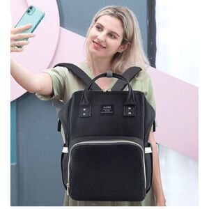 Land Baby Diaper Bag Large Capacity Mommy Backpack in Black- Exellent